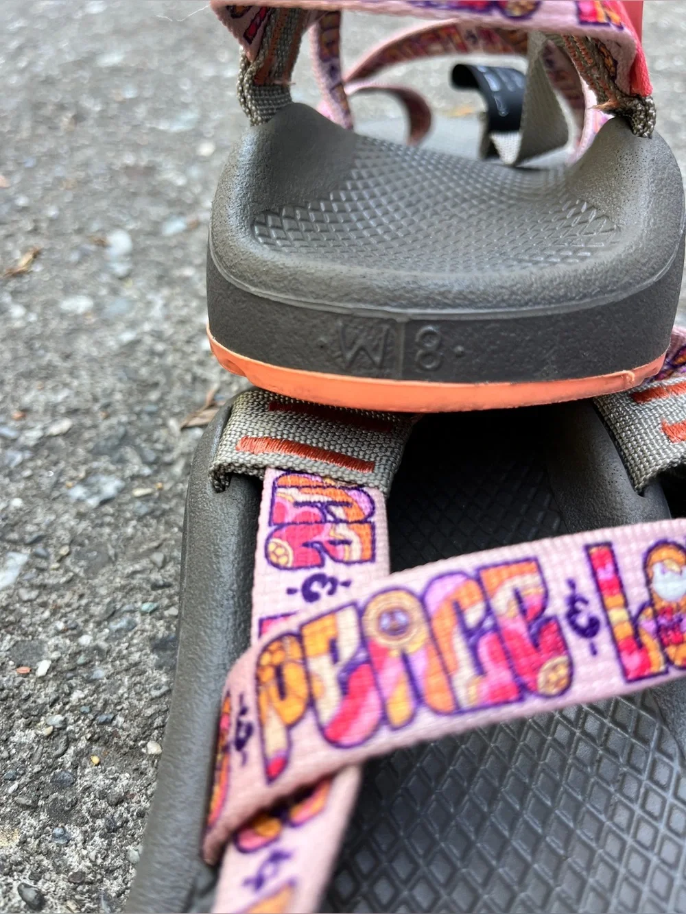 Chaco Cloud ‘Peace Love’ Z/2 Sandal women's sz 8